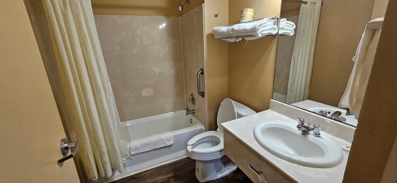 Rusk Weston Inn & Suites المظهر الخارجي الصورة