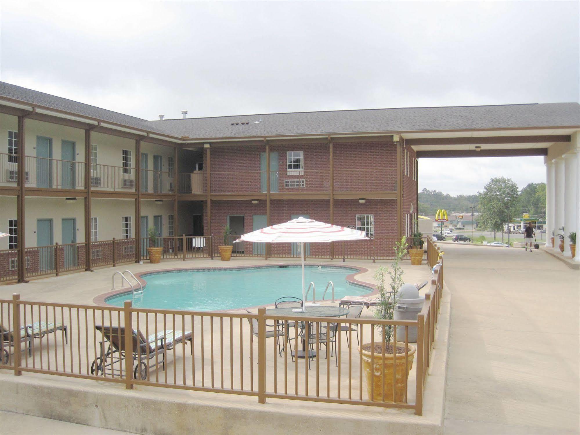 Rusk Weston Inn & Suites المظهر الخارجي الصورة