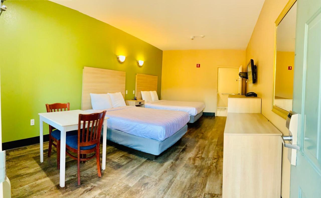 Rusk Weston Inn & Suites المظهر الخارجي الصورة