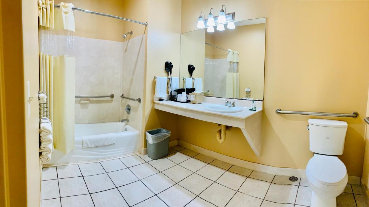 Rusk Weston Inn & Suites المظهر الخارجي الصورة